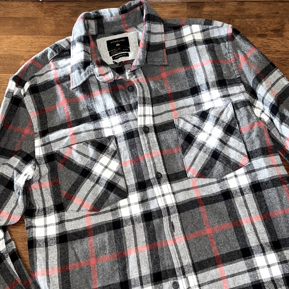 Quiksilver Gray and Red Plaid Casual Button Down Shirt